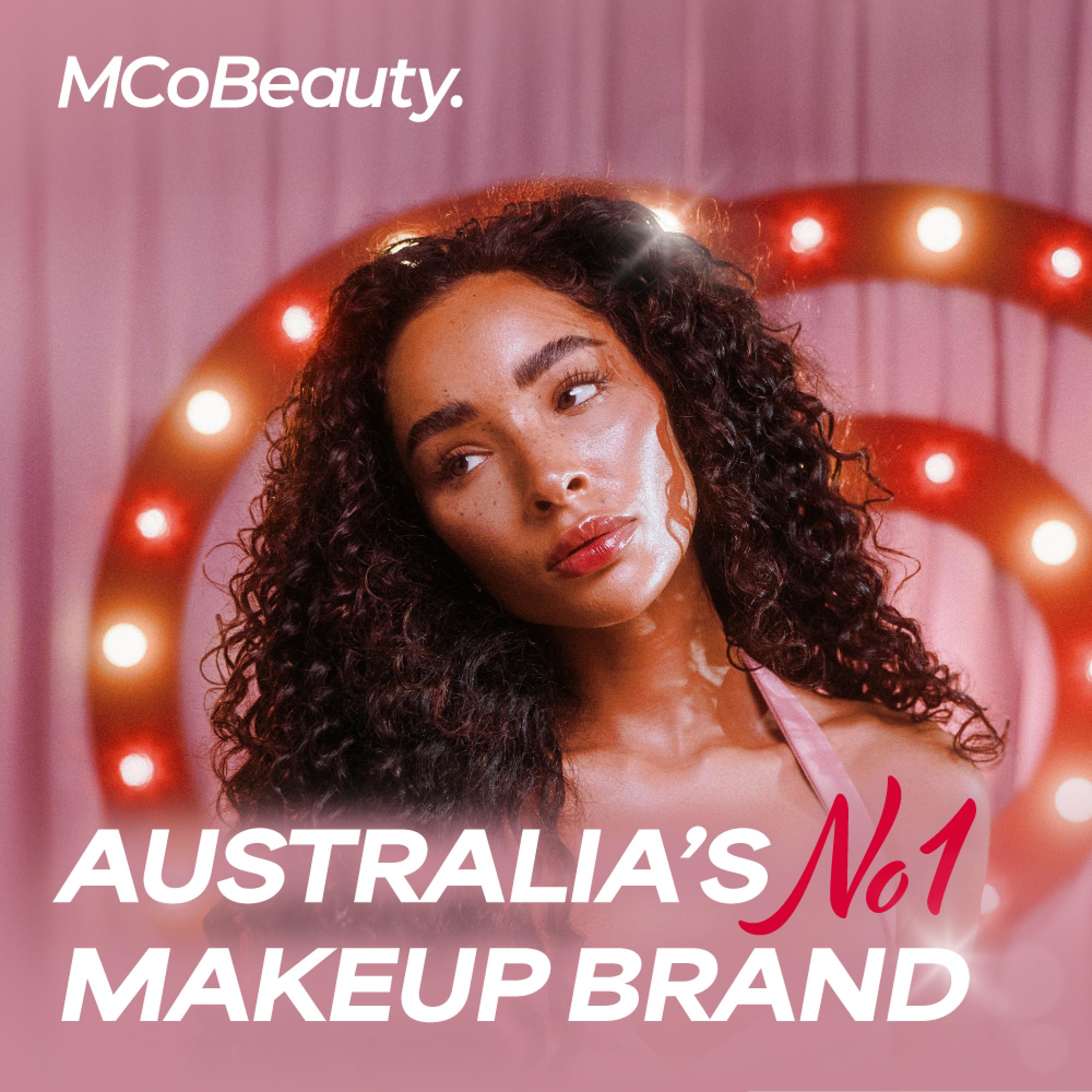 MCoBeauty - Miracle Flawless Pressed Powder - 1 Light Shade - Pressed Compact Setting Powder with Rose Flower Extract and Sweet Almond Oil - Blurring & Smoothing Skin Finishing Makeup